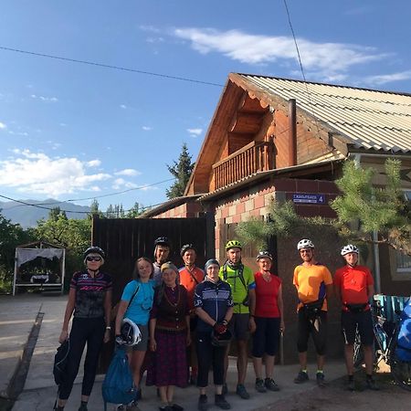 Guesthouse Bermet Tong Buitenkant foto