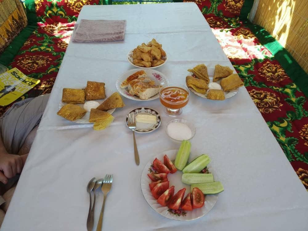 Guesthouse Bermet Tong Buitenkant foto