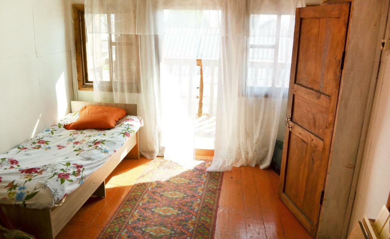 Guesthouse Bermet Tong Buitenkant foto