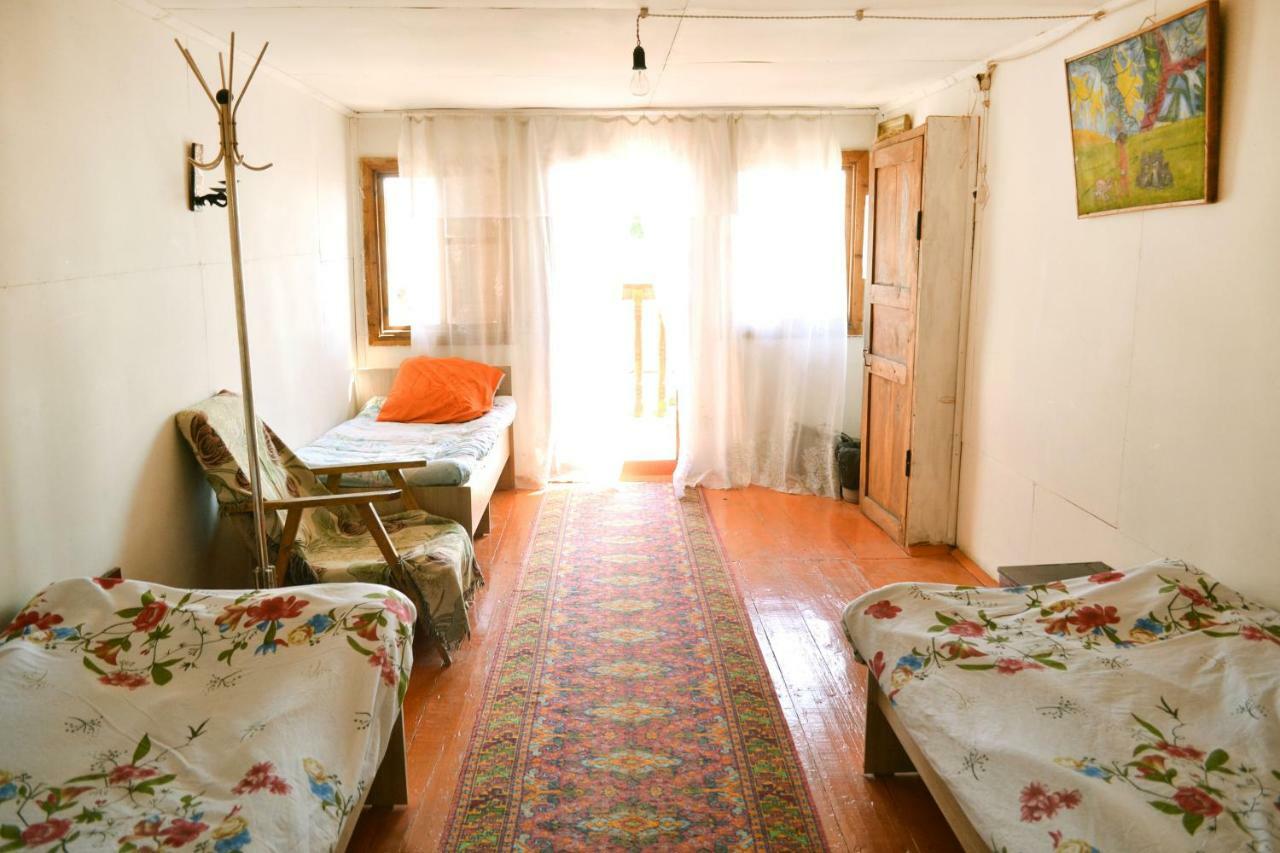 Guesthouse Bermet Tong Buitenkant foto