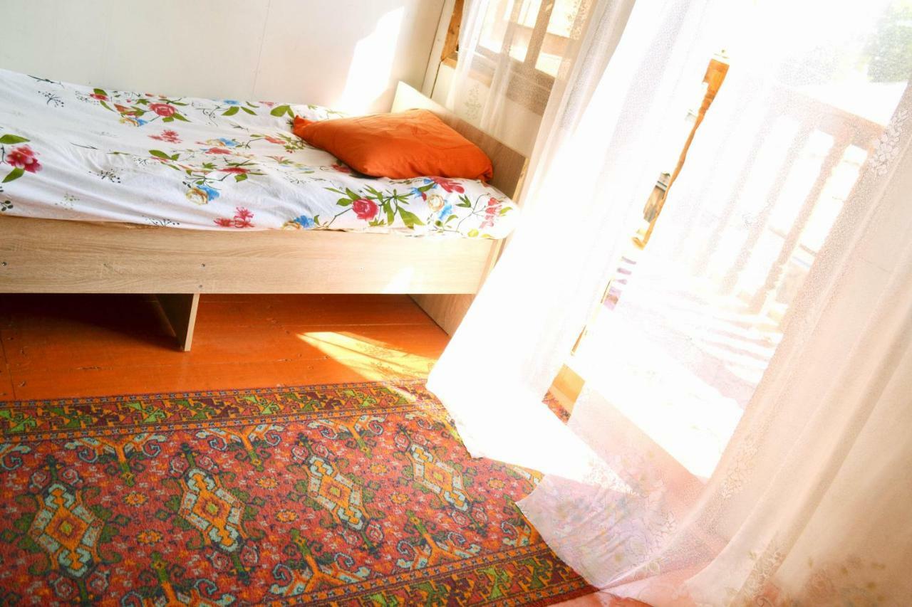 Guesthouse Bermet Tong Buitenkant foto